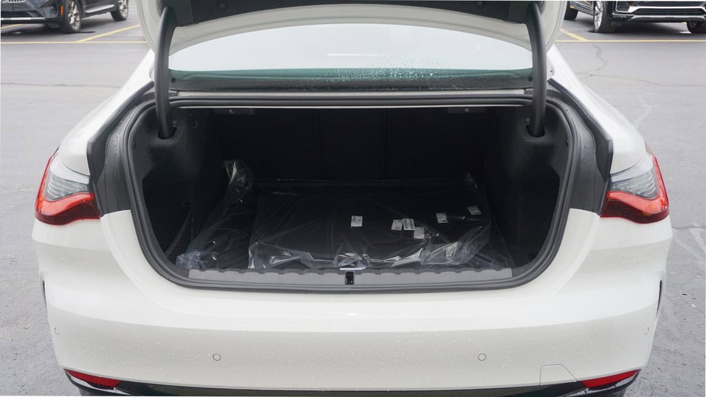 Used 2024 BMW 430i xDrive Coupe w/ Premium Package image 5