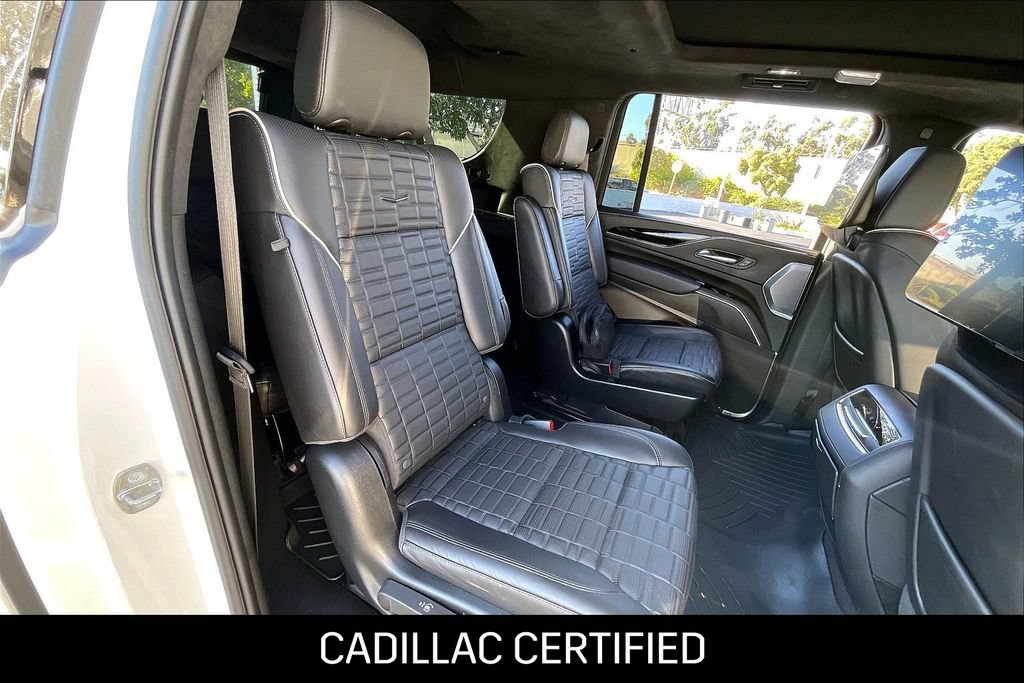 Certified 2024 Cadillac Escalade ESV V w/ Heavy-Duty Trailer Package AWD/4WD image 18