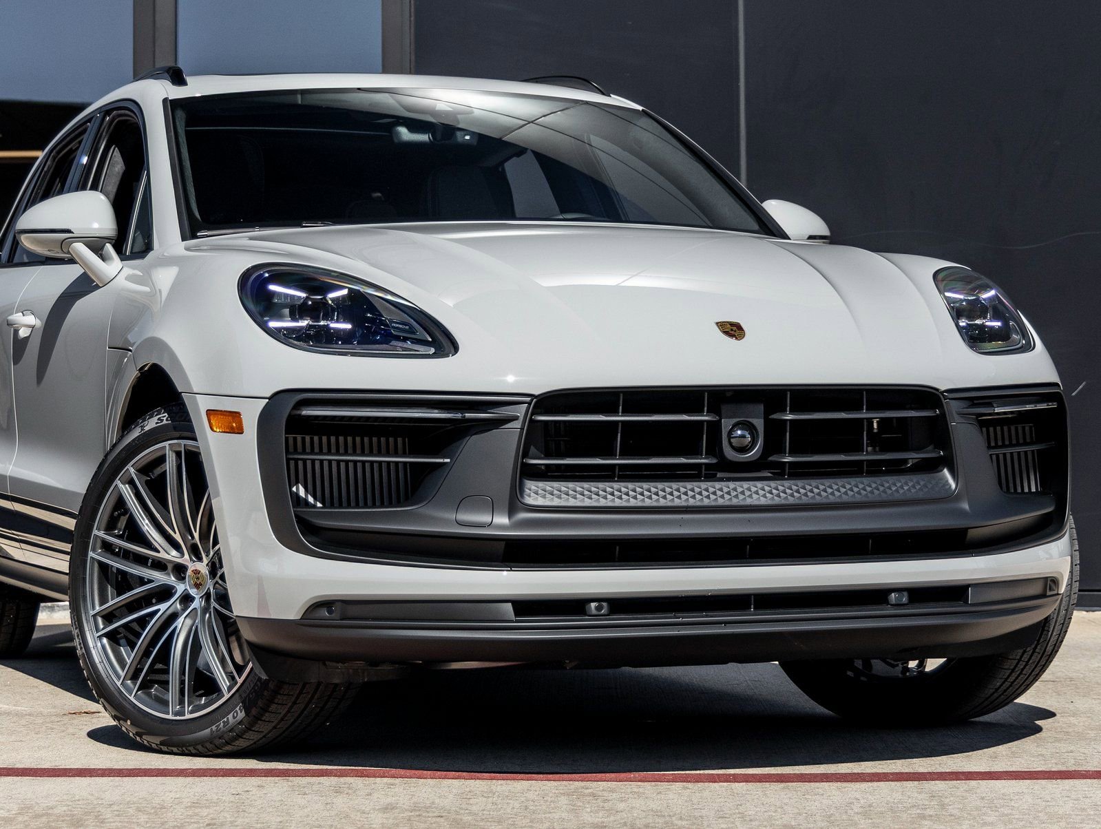 New 2026 Porsche Macan GTS AWD/4WD image 9