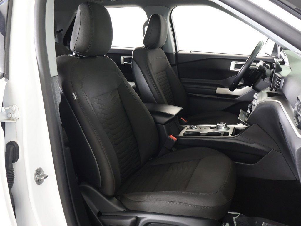 Used 2020 Ford Explorer XLT w/ Comfort Package image 32