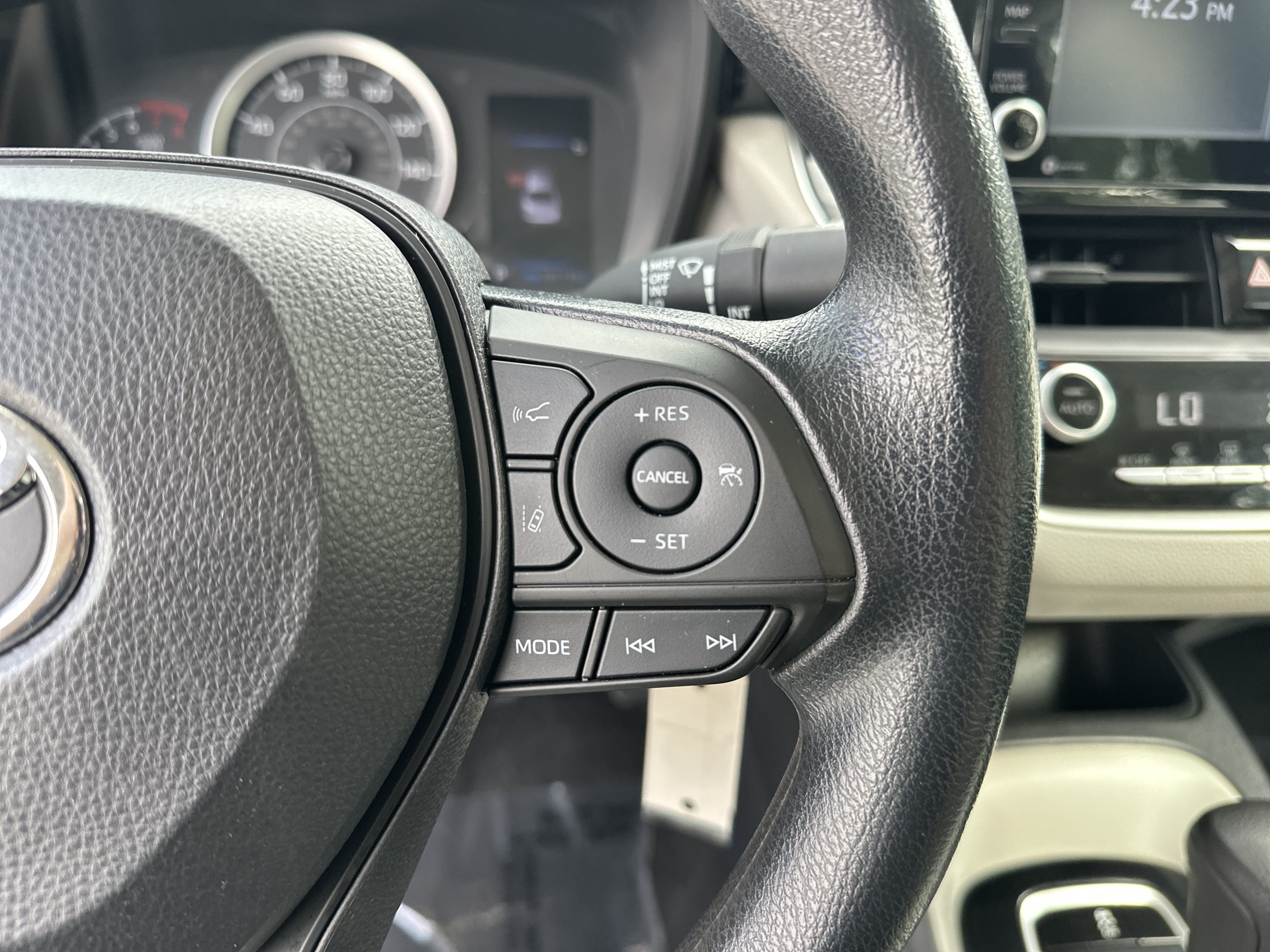 Used 2022 Toyota Corolla LE FWD image 20