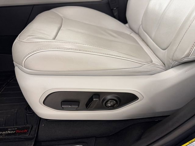 Used 2023 Jeep Grand Cherokee L Overland w/ Rear Seat Video Group I image 14