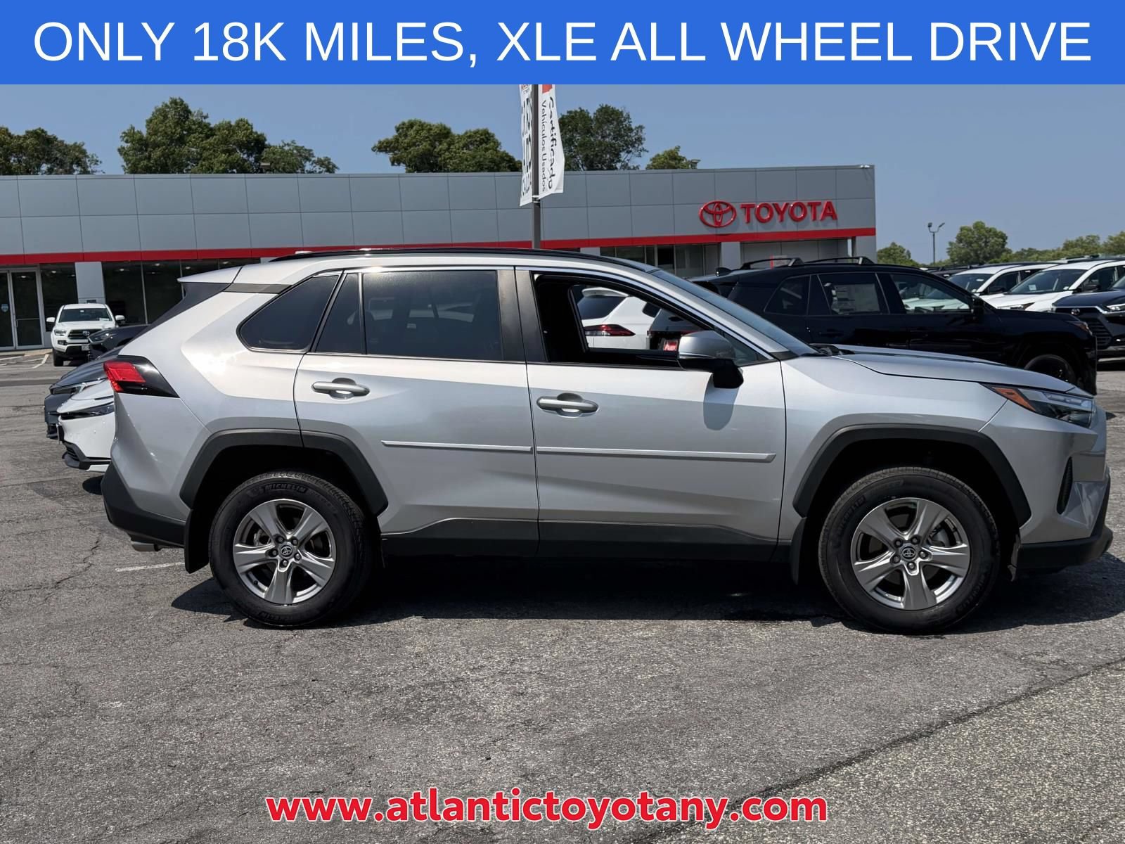Used 2024 Toyota RAV4 XLE AWD/4WD image 9