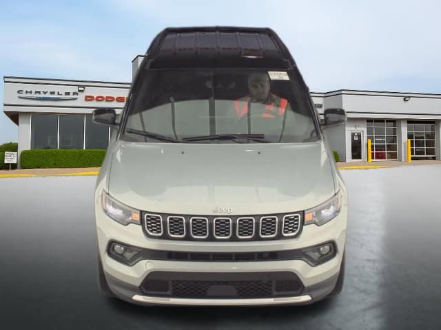 Used 2025 Jeep Compass Limited AWD/4WD image 5