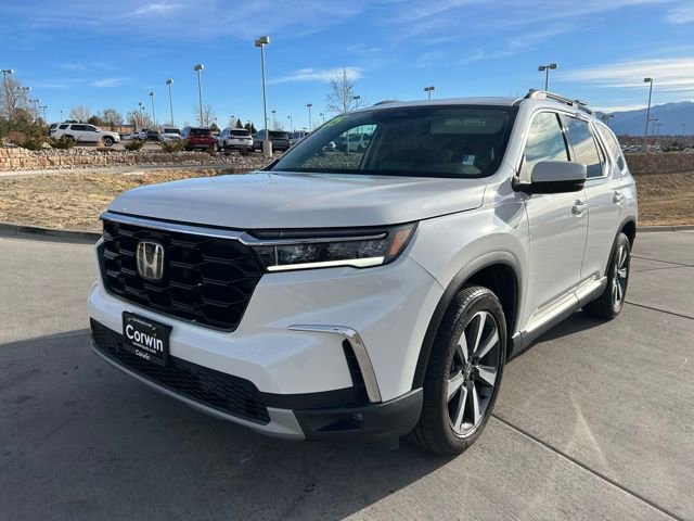 Used 2025 Honda Pilot Touring video 3