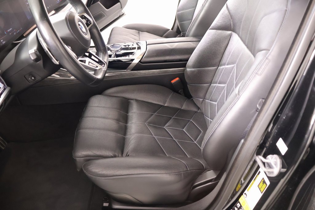 Used 2023 BMW 760i xDrive image 13