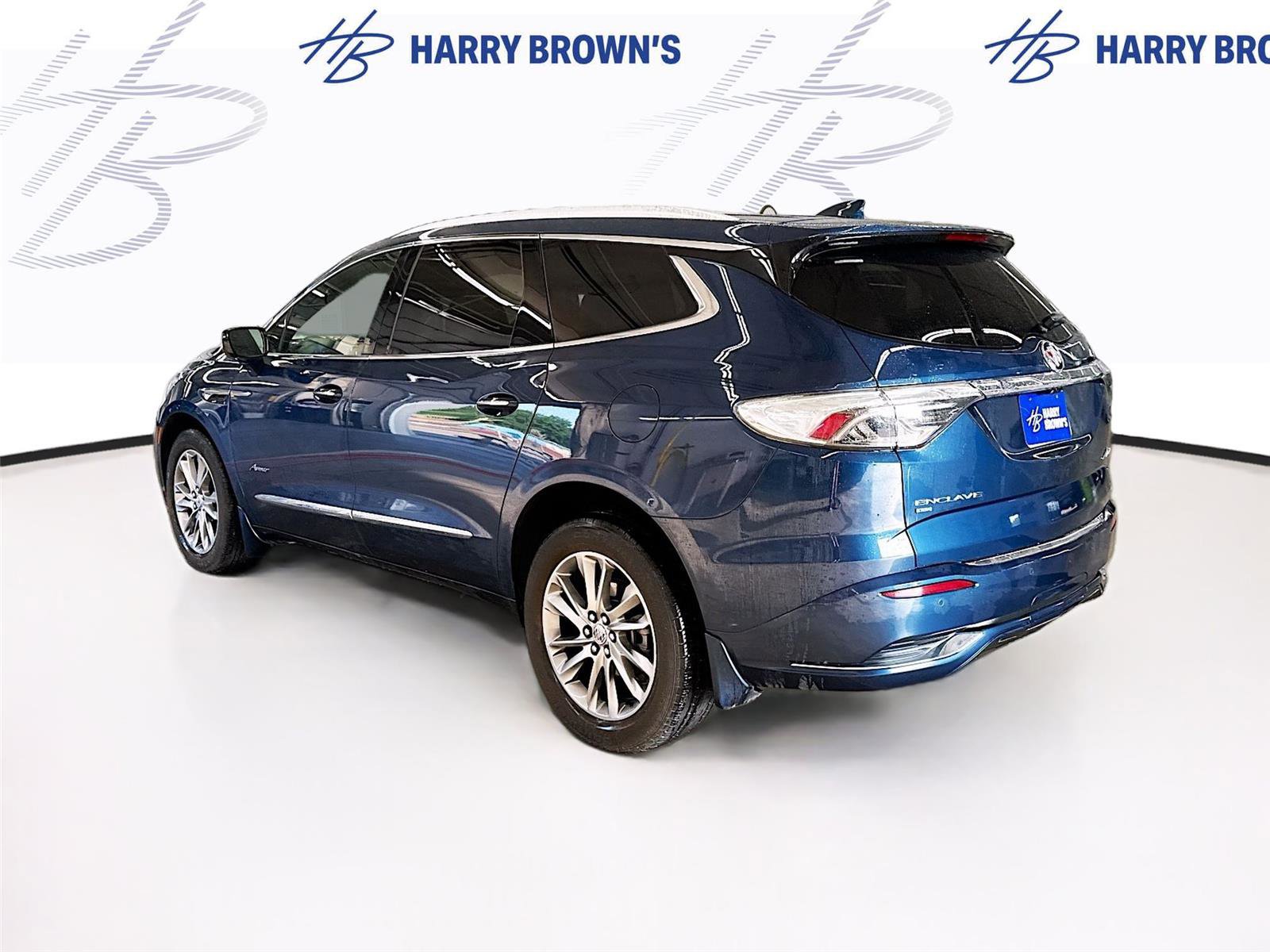 Used 2023 Buick Enclave Avenir w/ Avenir Technology Package AWD/4WD image 2