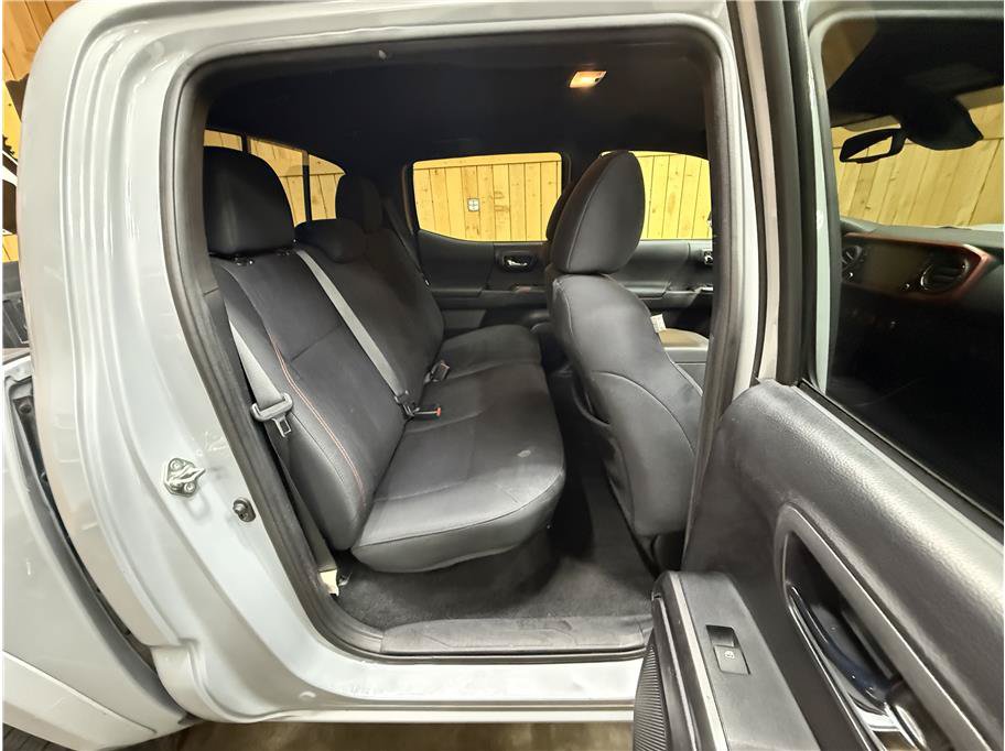 Used 2020 Toyota Tacoma TRD Sport AWD/4WD image 13