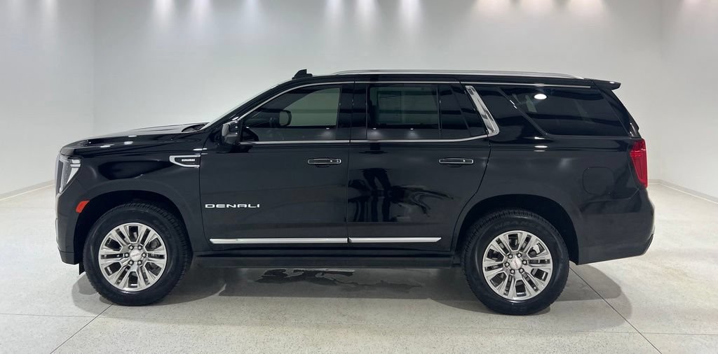 Used 2024 GMC Yukon Denali w/ Advanced Technology Package AWD/4WD image 2