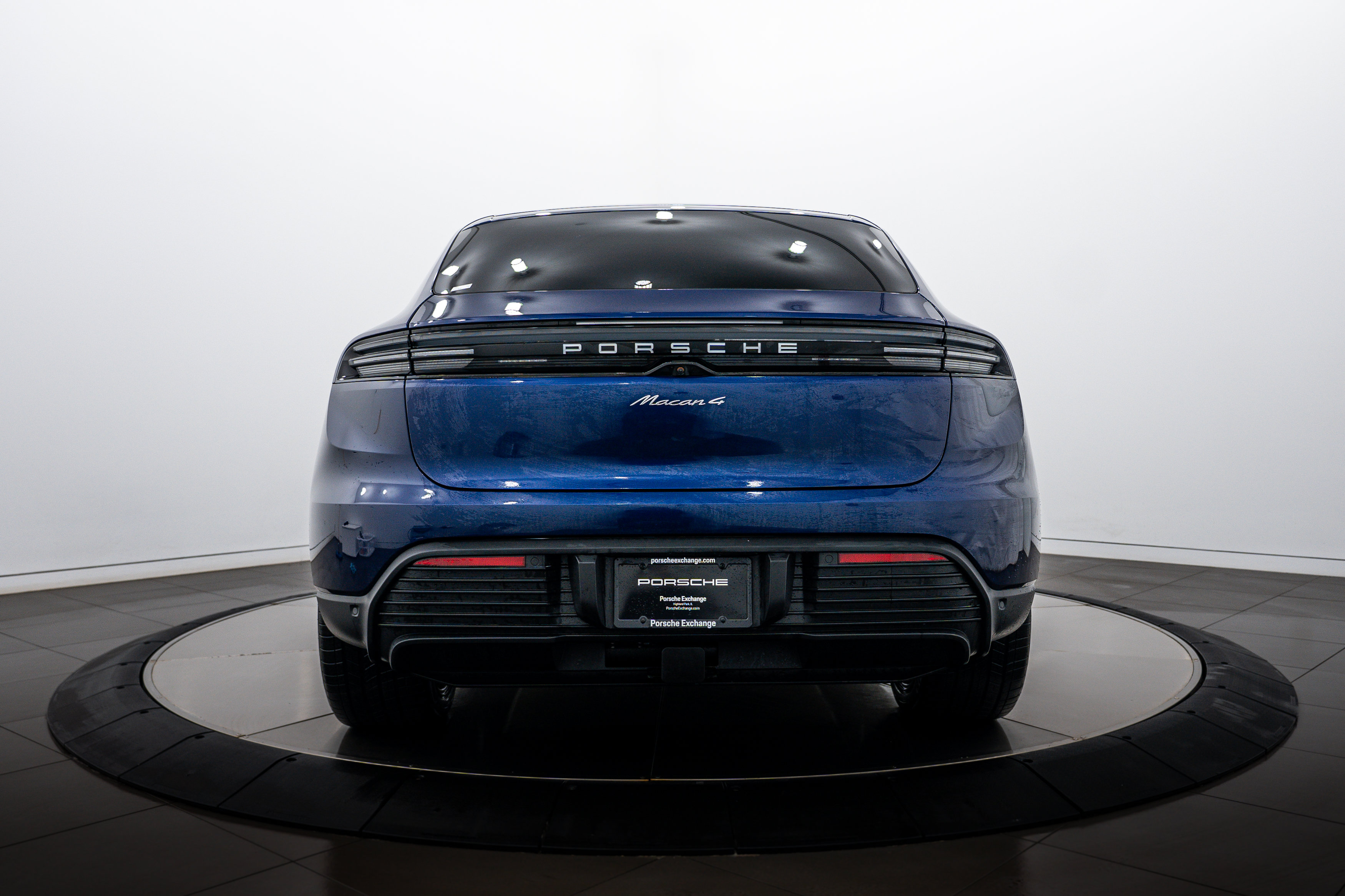 New 2026 Porsche Macan 4 Electric AWD/4WD image 6