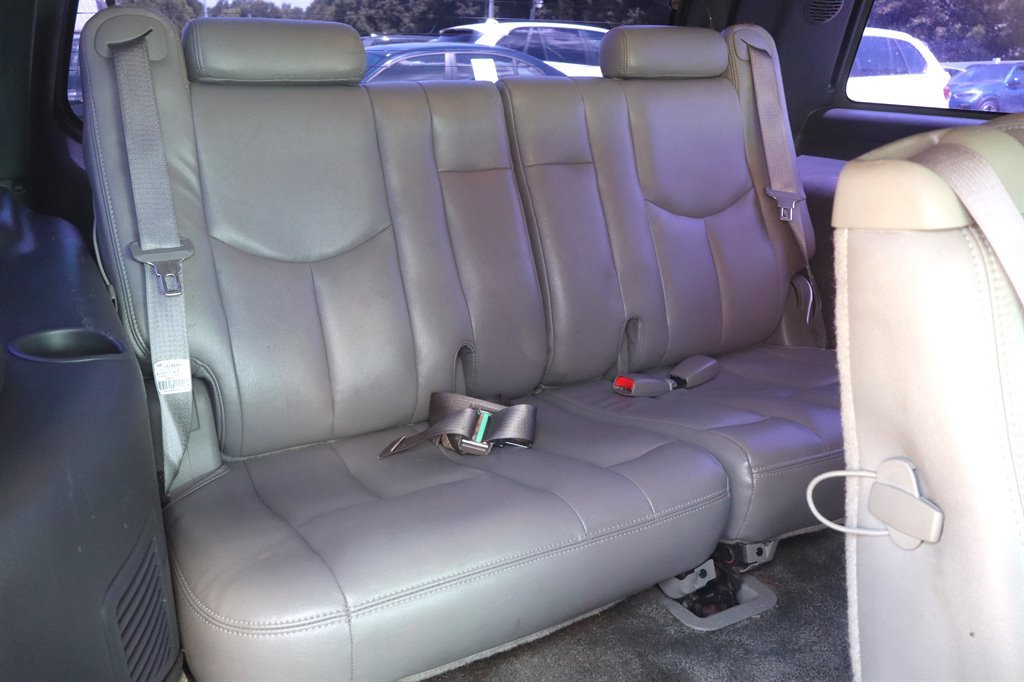 Used 2002 Chevrolet Tahoe LS w/ Traction Pkg RWD image 25
