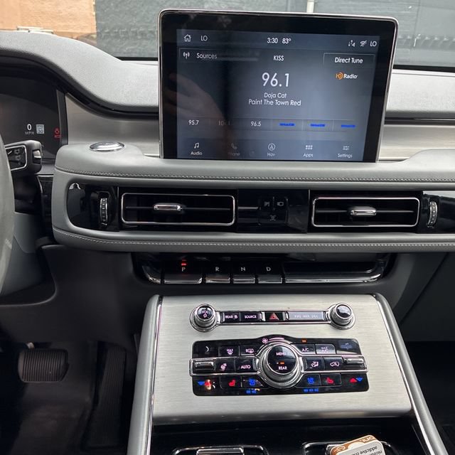 Used 2020 Lincoln Aviator Reserve w/ Equipment Group 201A AWD/4WD image 19