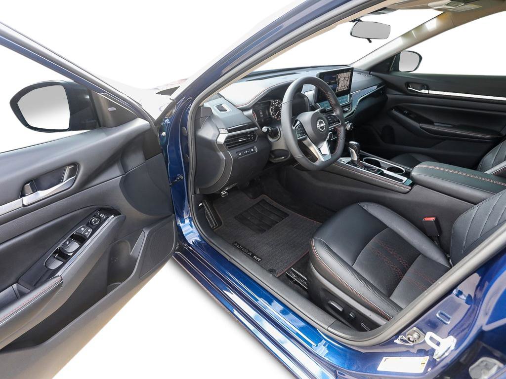 Used 2024 Nissan Altima 2.5 SR w/ SR Premium Package image 11
