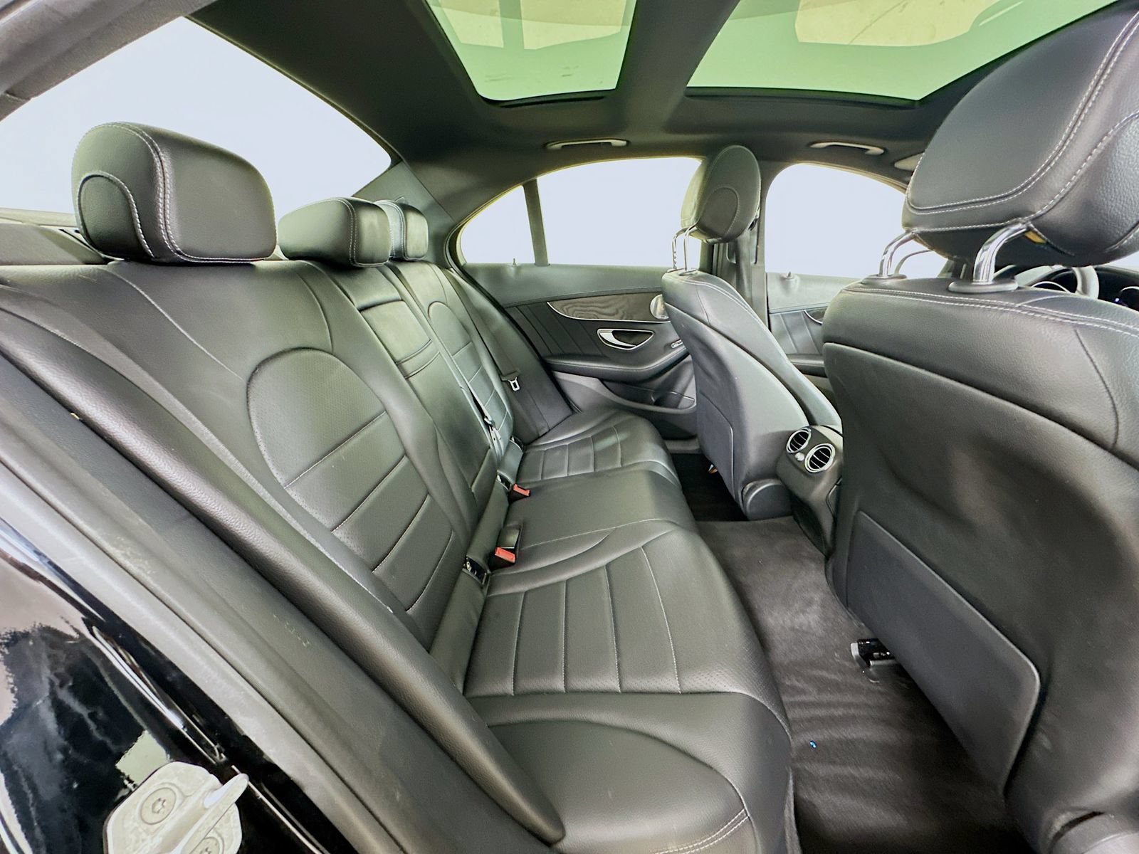 Used 2016 Mercedes-Benz C 300 4MATIC Sedan image 40