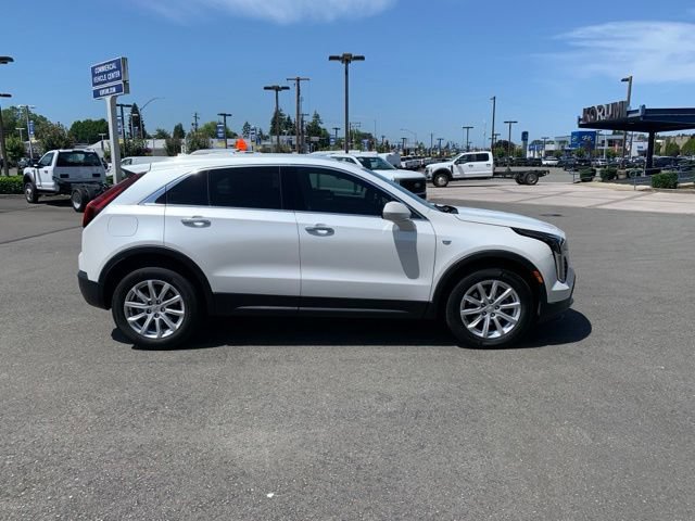 Used 2022 Cadillac XT4 Luxury w/ Cold Weather Package AWD/4WD image 8