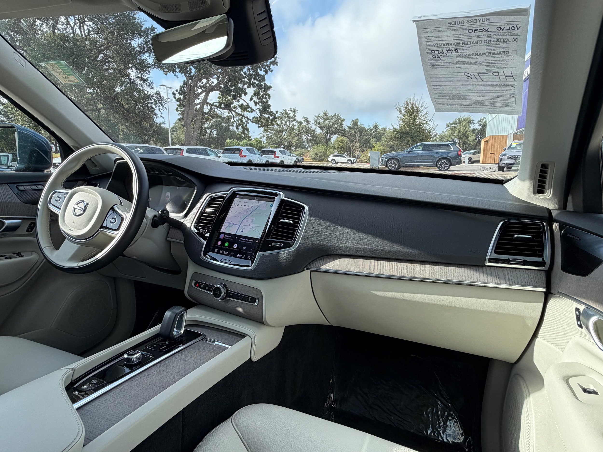 Certified 2024 Volvo XC90 T8 Plus AWD/4WD image 14