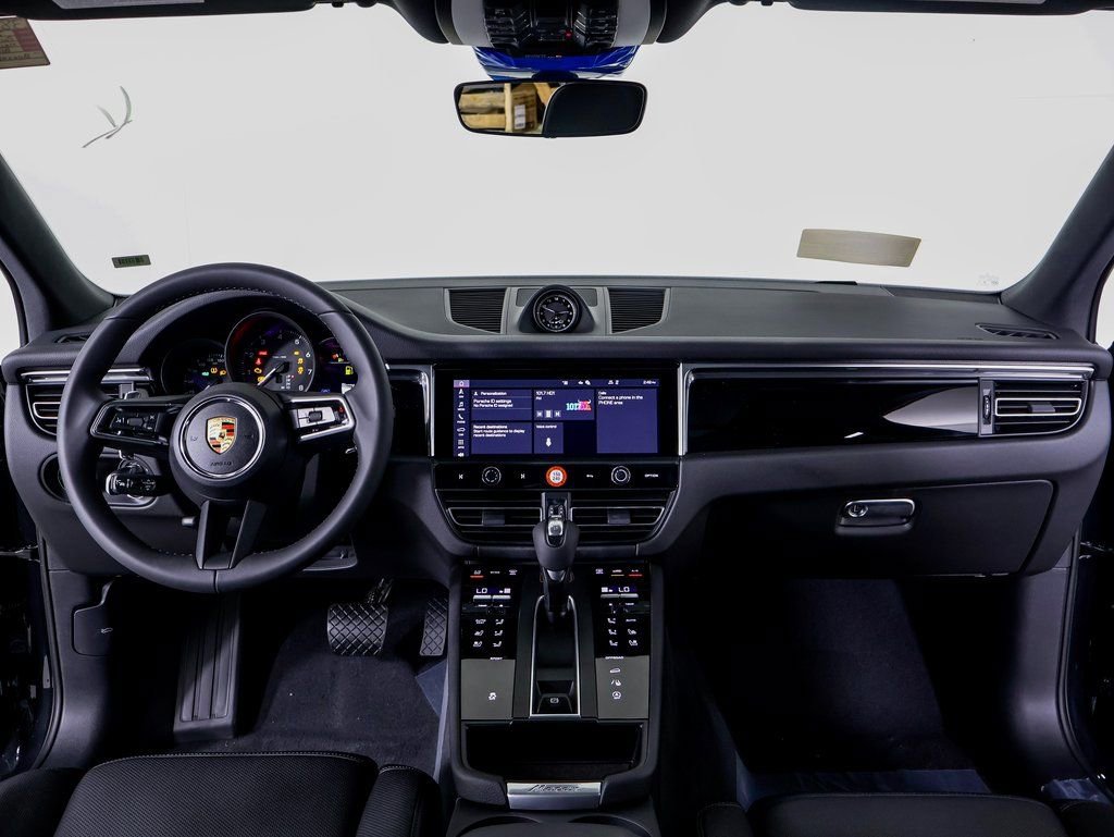 Used 2026 Porsche Macan AWD/4WD image 11
