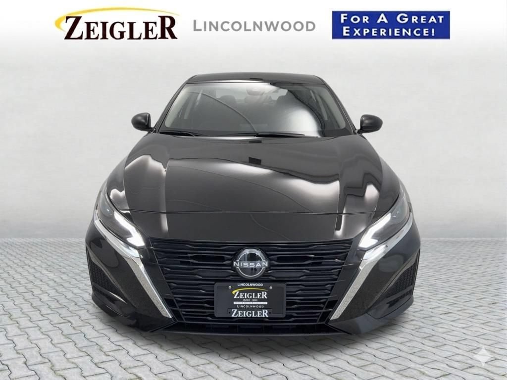 Used 2024 Nissan Altima 2.5 SV FWD image 9