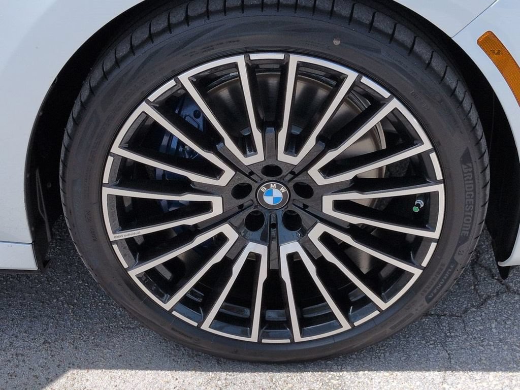 New 2026 BMW 740i xDrive AWD/4WD image 11