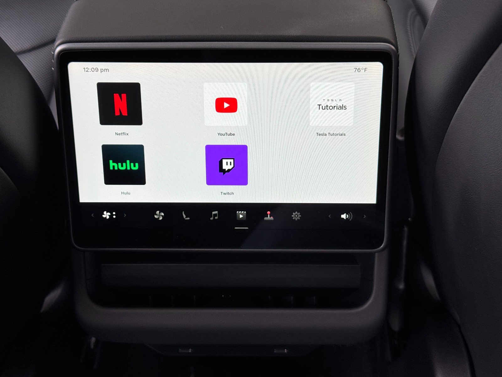 Used 2026 Tesla Model Y 2WD image 35
