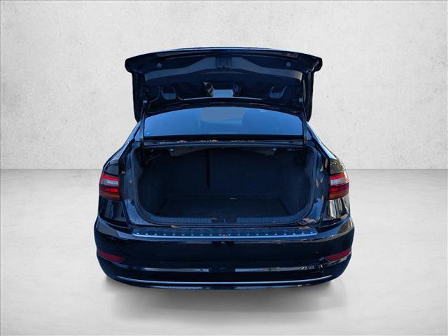 Used 2019 Volkswagen Jetta SEL w/ Cold Weather Package image 7