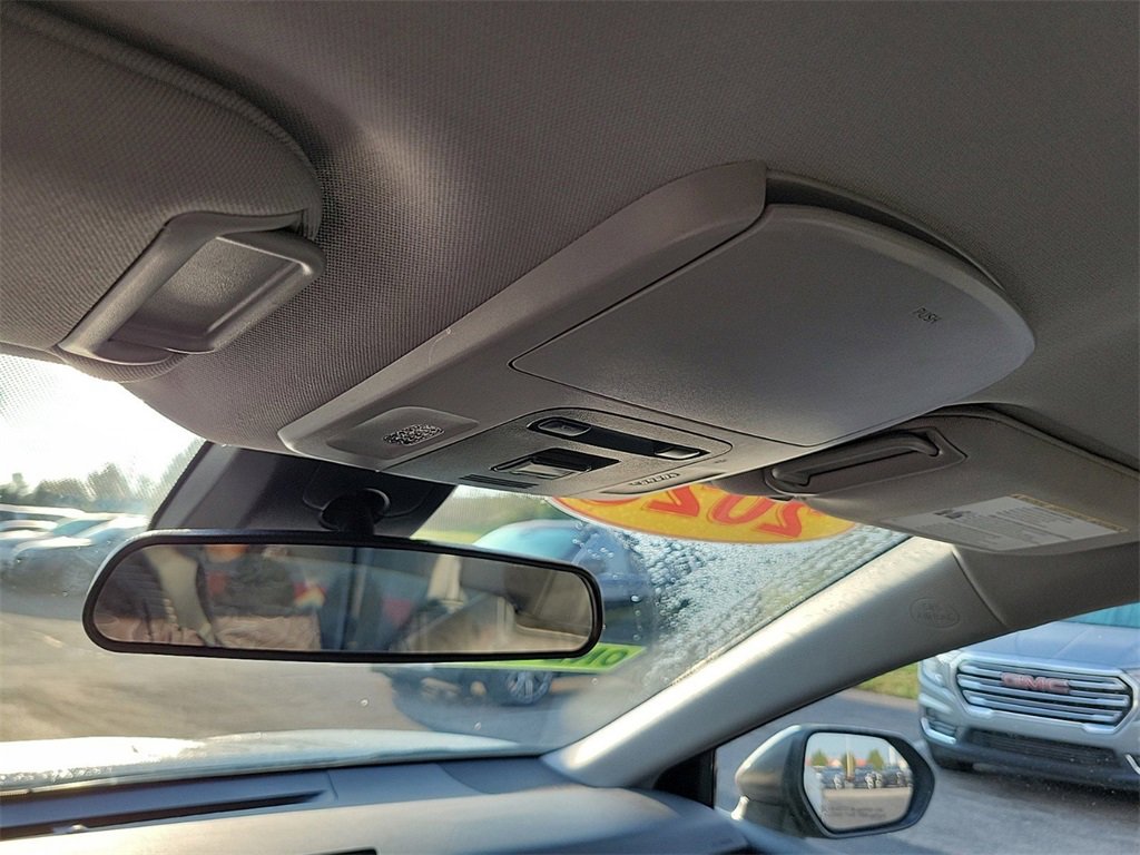 Used 2023 Toyota Camry SE image 30