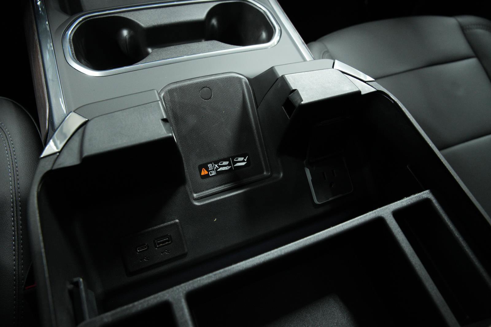 New 2025 GMC Sierra 2500 SLT w/ SLT Premium Package image 39