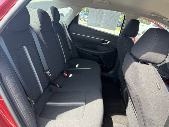 Used 2025 Hyundai Sonata SE FWD image 28