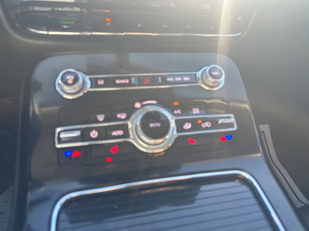 Used 2022 Lincoln Nautilus FWD w/ Premium Package image 19