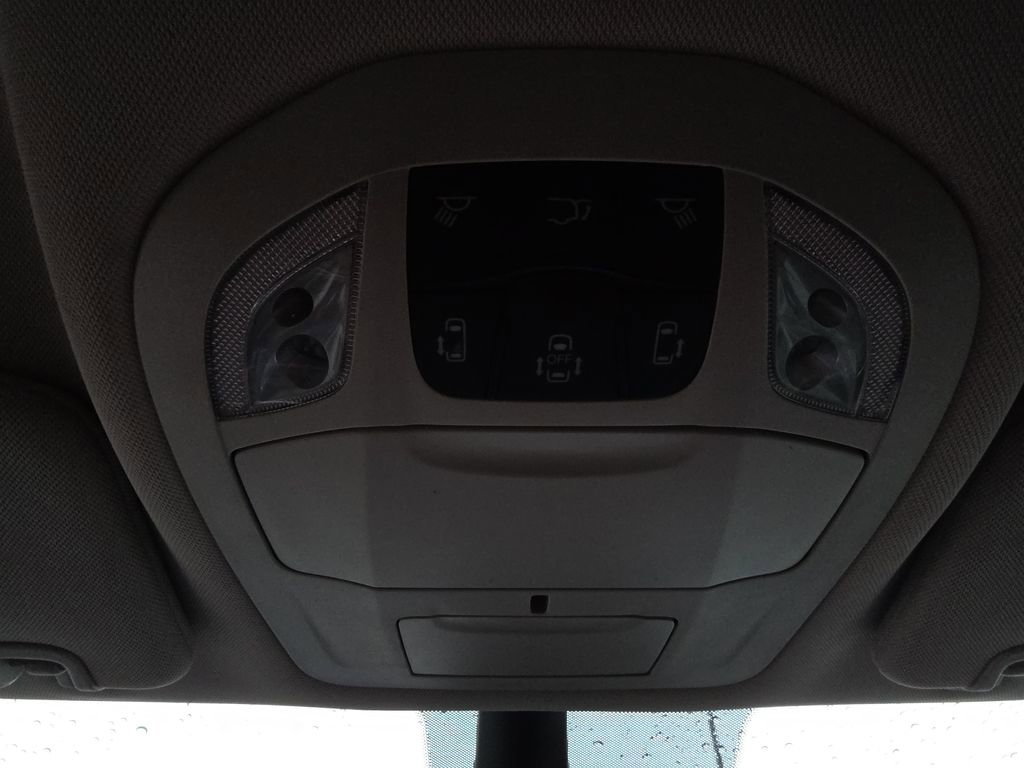 Used 2023 Chrysler Pacifica Touring-L image 24