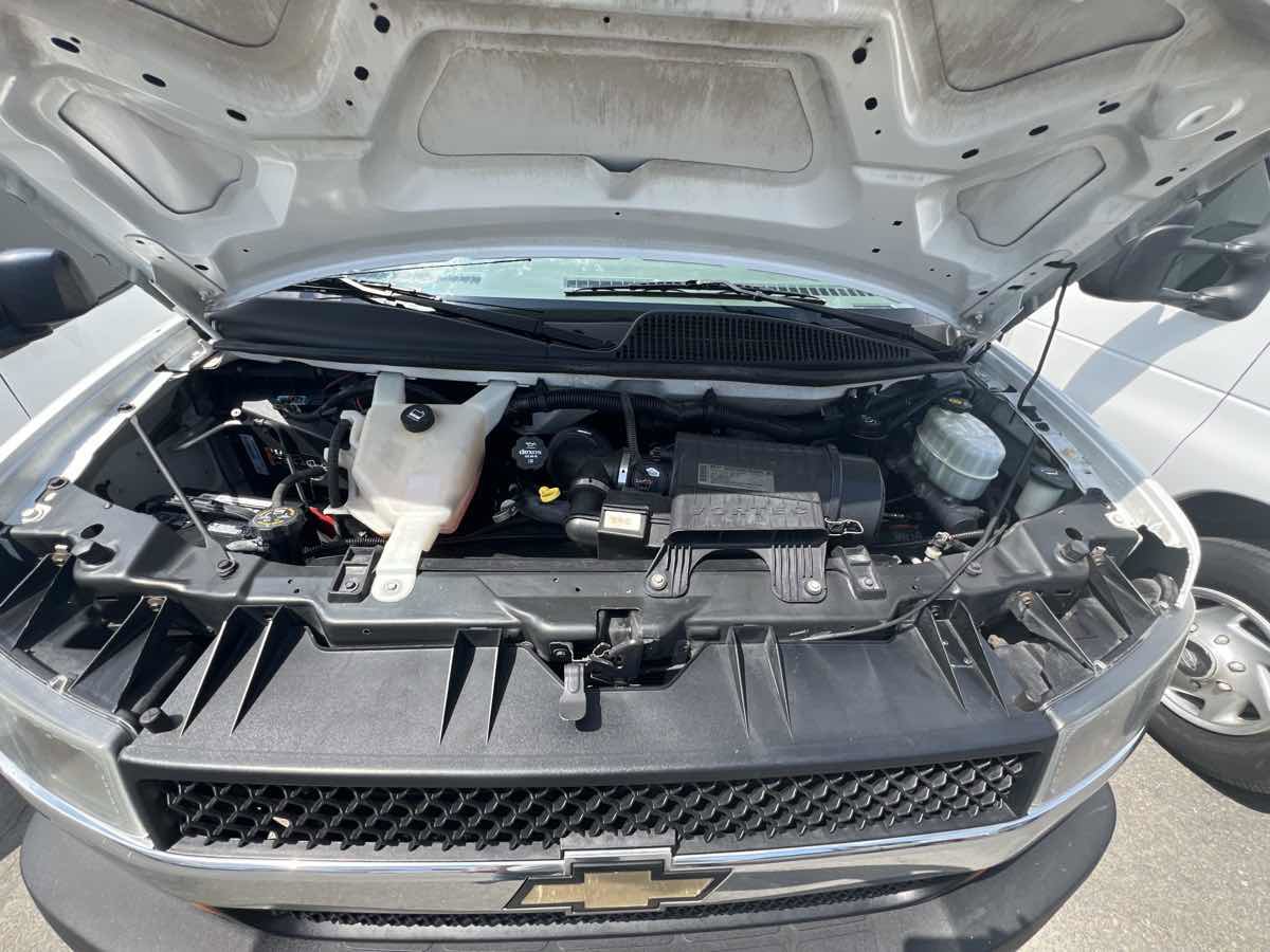 Used 2013 Chevrolet Express 3500 w/ Chrome Appearance Package image 13