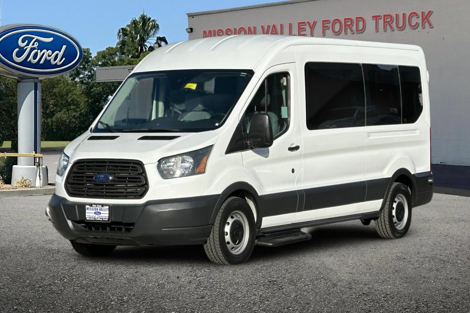 Used 2016 Ford Transit 350 XL RWD image 8
