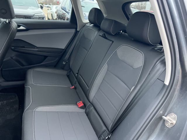 Used 2024 Volkswagen Taos SE image 8