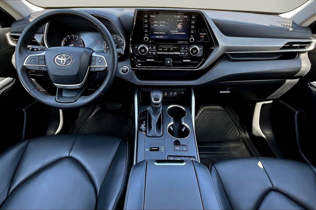 Used 2022 Toyota Highlander XLE image 14