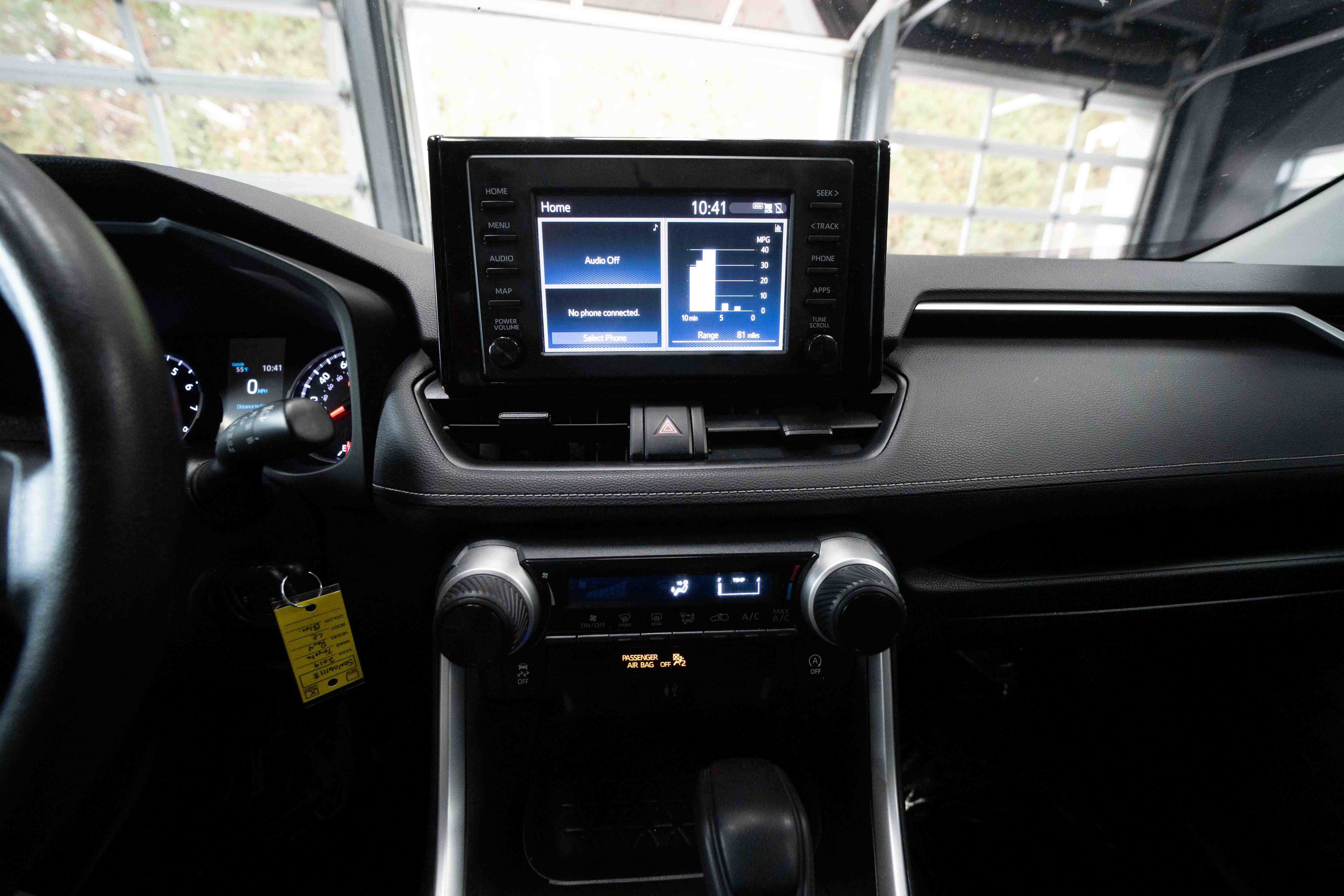 Used 2019 Toyota RAV4 LE w/ Carpet Mat Package AWD/4WD image 17