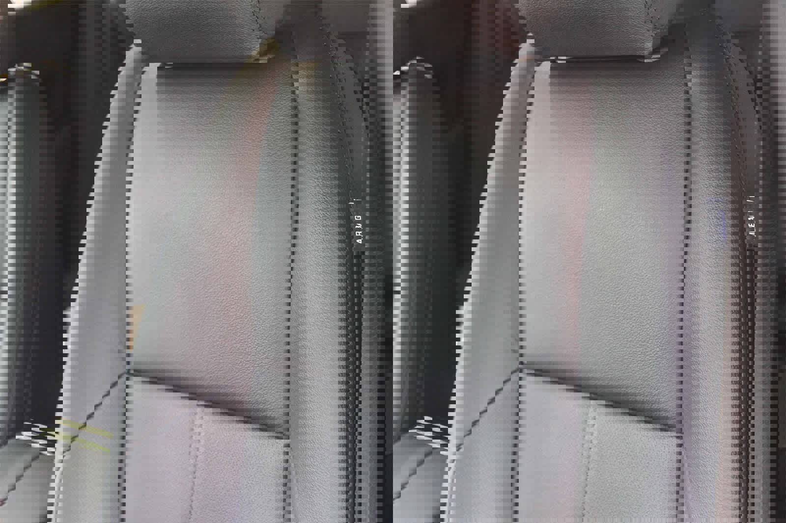 New 2026 Land Rover Range Rover Velar Dynamic SE image 25