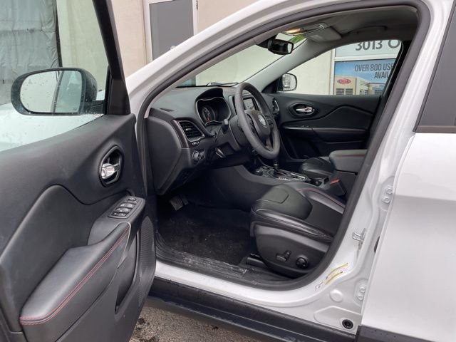 Used 2022 Jeep Cherokee Trailhawk image 8
