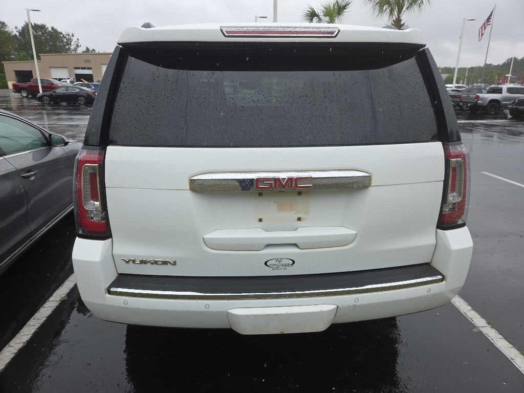 Used 2017 GMC Yukon Denali w/ Open Road Package RWD image 3
