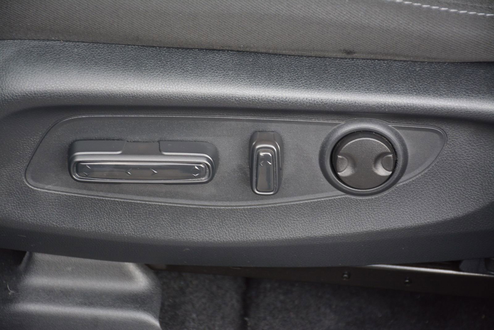 Used 2023 Honda CR-V EX image 12