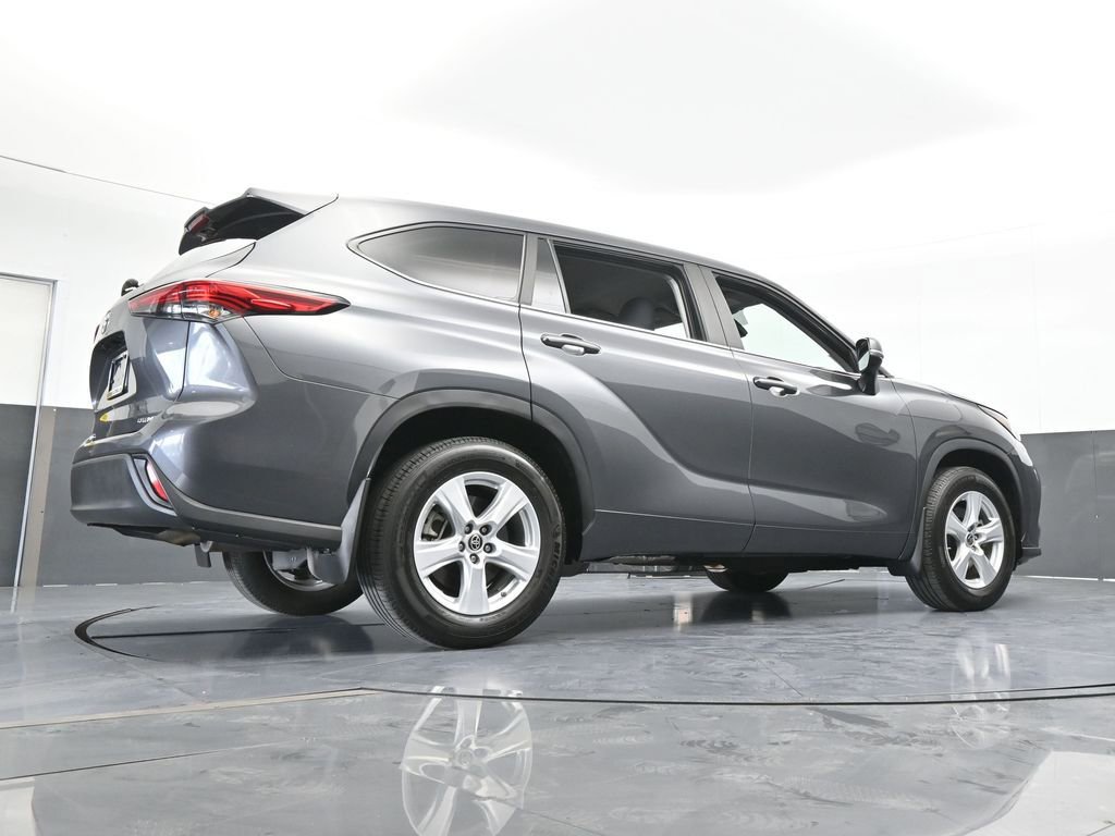 Used 2023 Toyota Highlander LE image 64