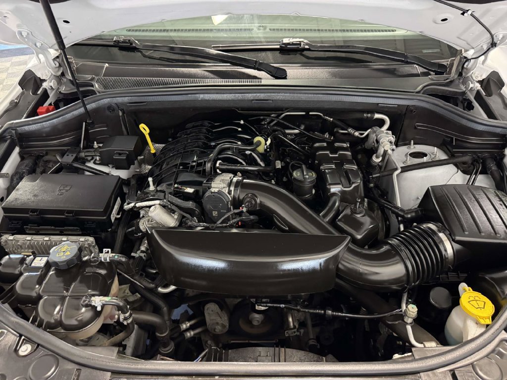 Used 2023 Dodge Durango GT w/ Blacktop Package AWD/4WD image 31
