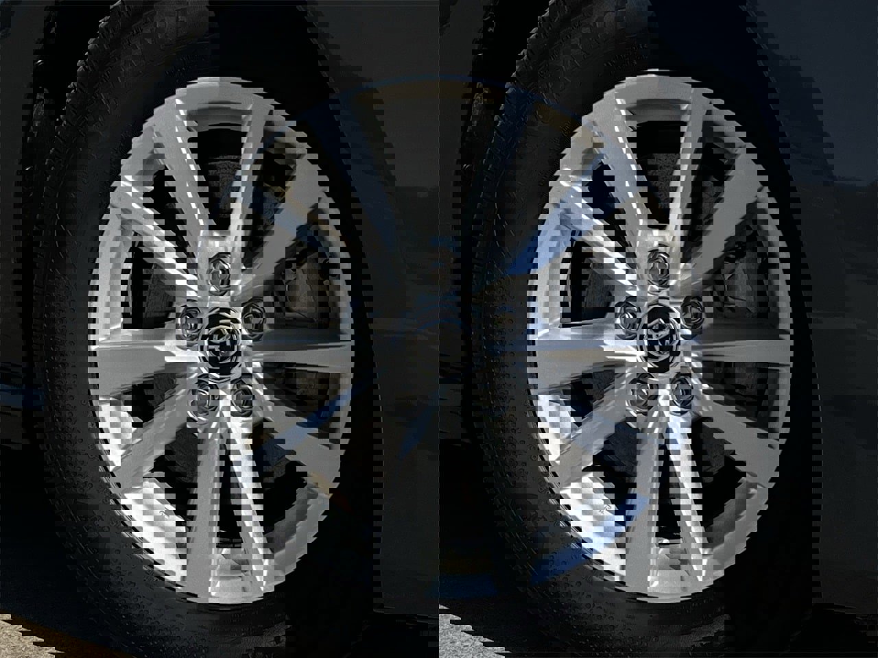 Used 2025 Toyota Camry LE image 28