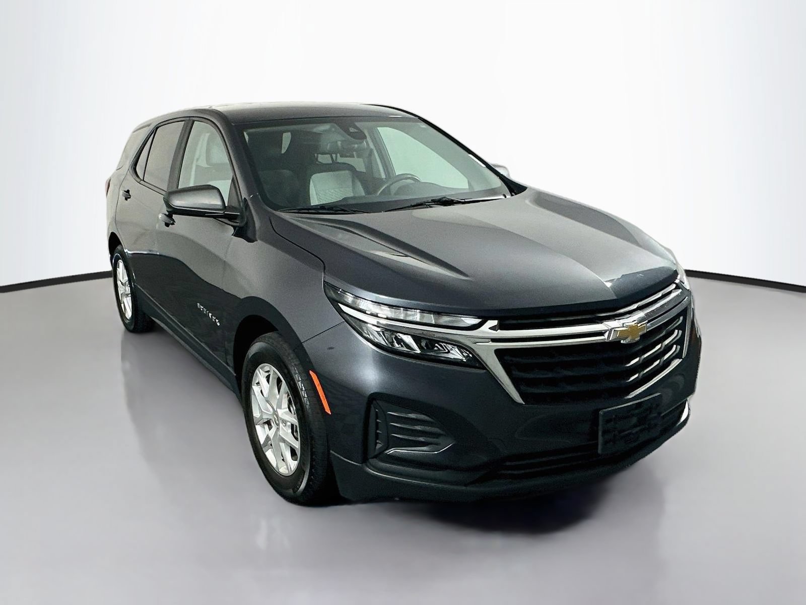 Used 2022 Chevrolet Equinox LS w/ LS Convenience Package FWD image 1