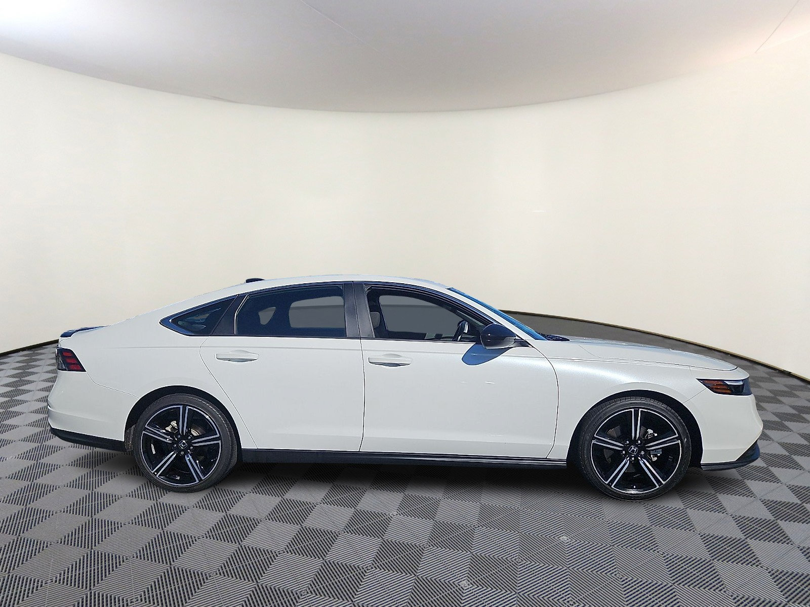 Used 2023 Honda Accord Sport image 8