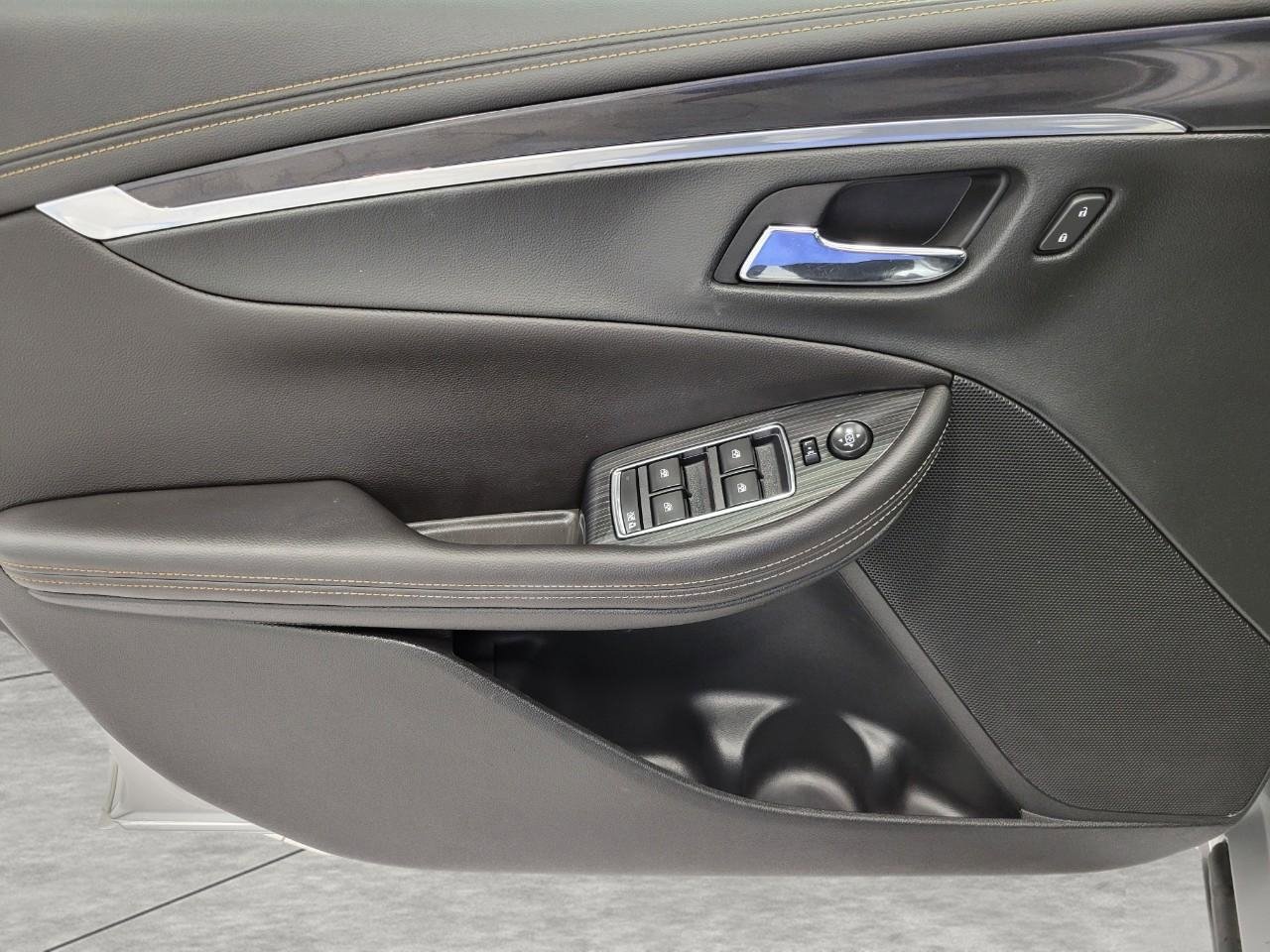 Used 2017 Chevrolet Impala LT FWD image 25