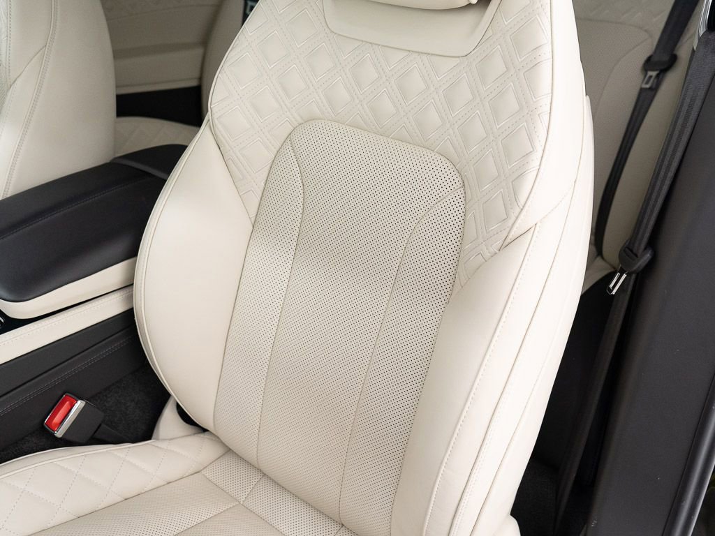 Used 2023 Bentley Continental GT Azure AWD/4WD image 18