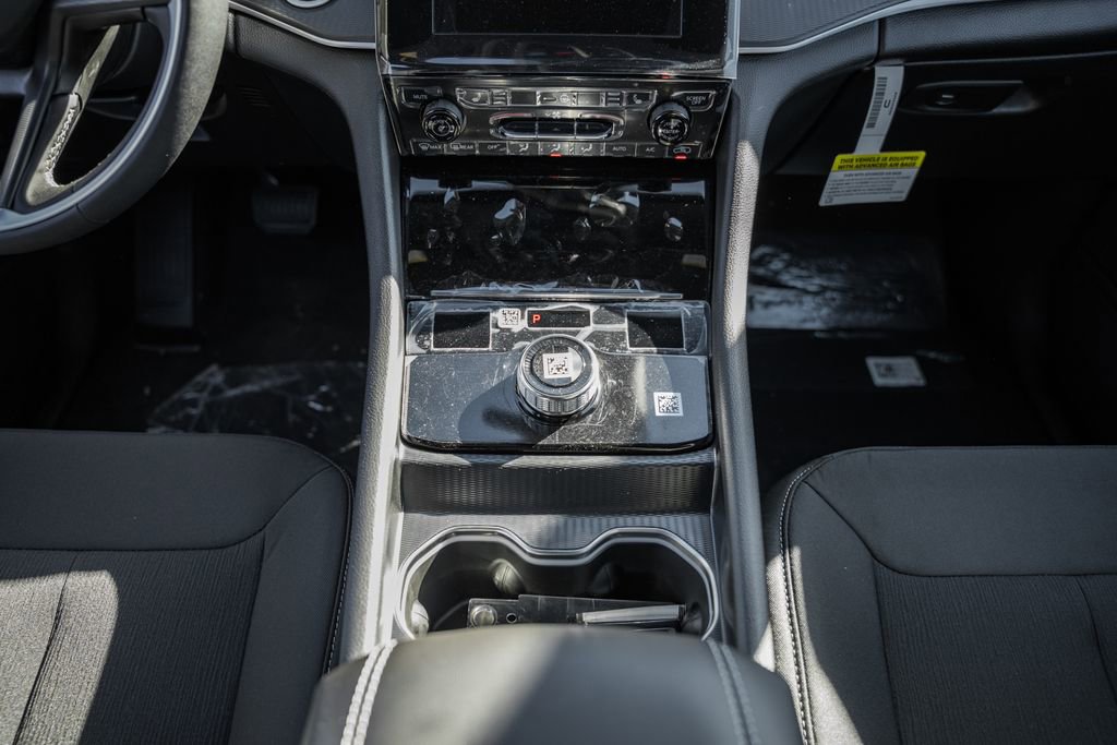 New 2025 Jeep Grand Cherokee Laredo X w/ Luxury Tech Group I image 28