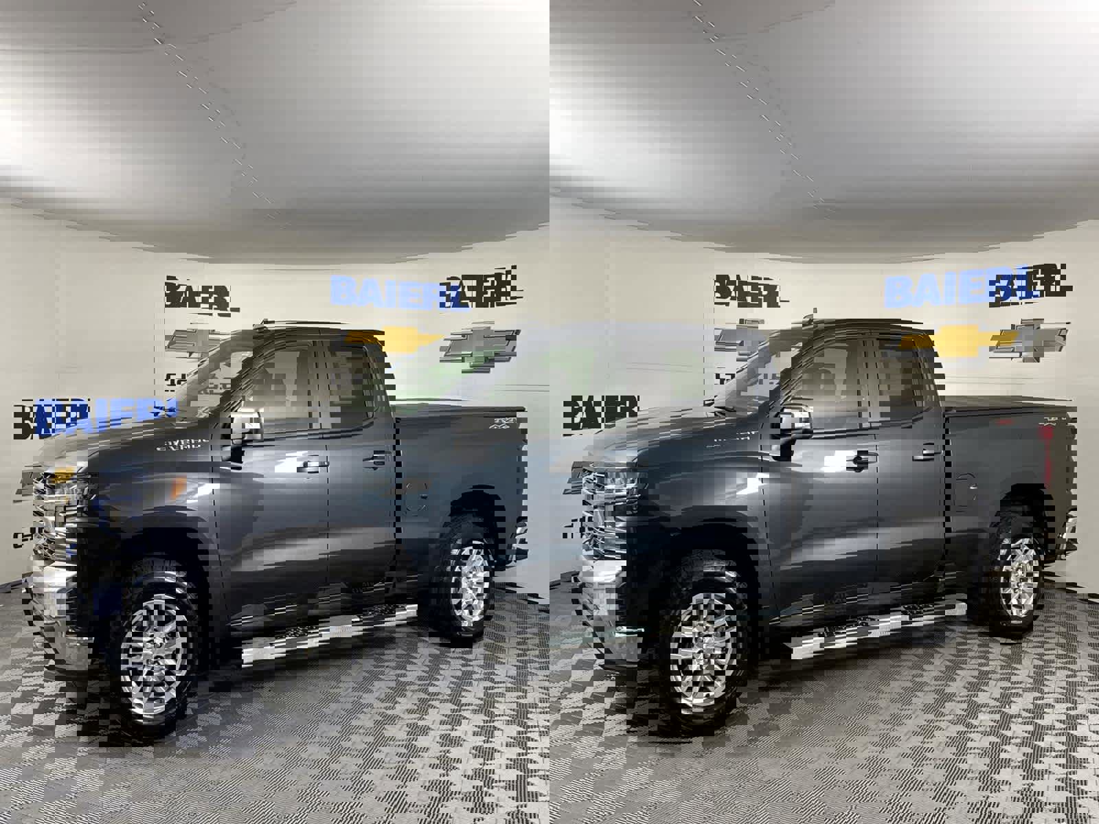 Used 2020 Chevrolet Silverado 1500 LT w/ Trailering Package image 2