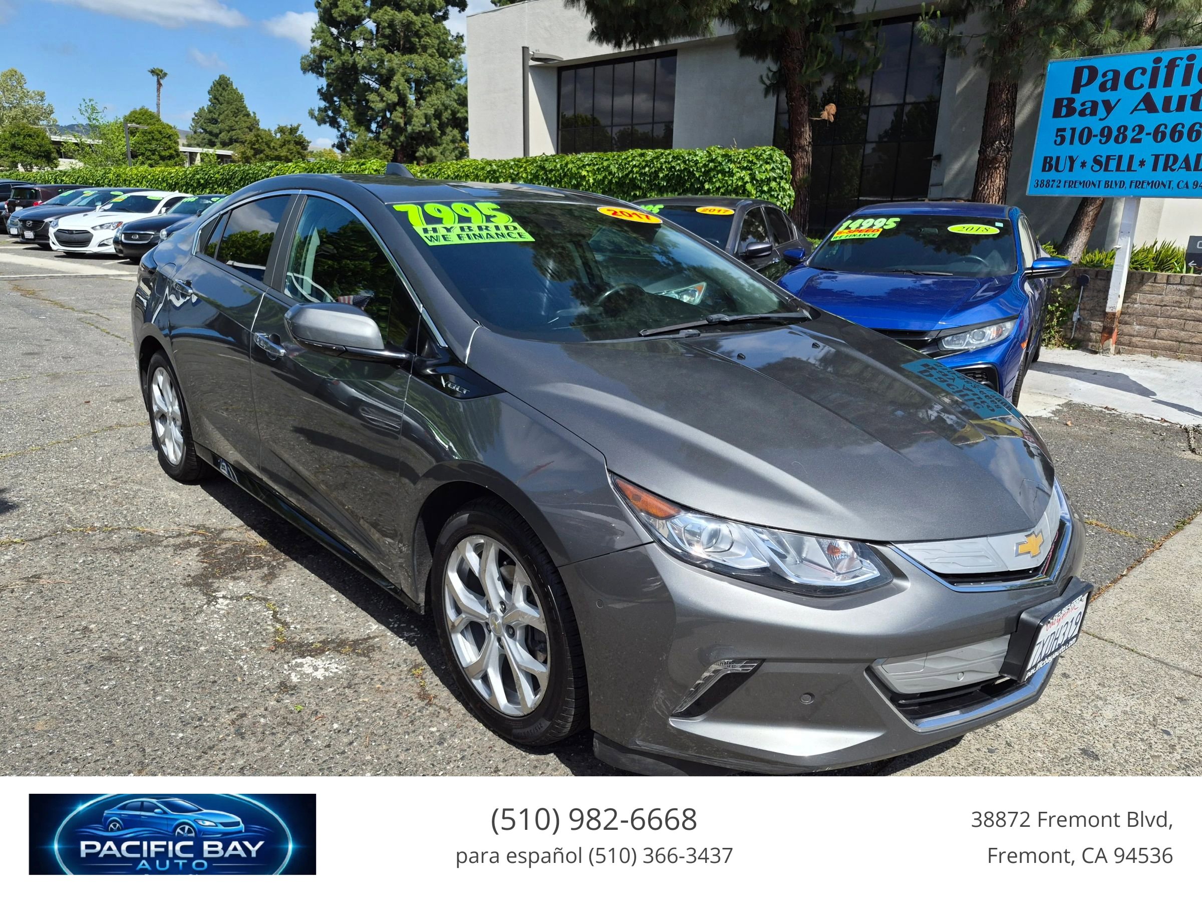 Used 2017 Chevrolet Volt Premier w/ Driver Confidence II Package FWD image 1