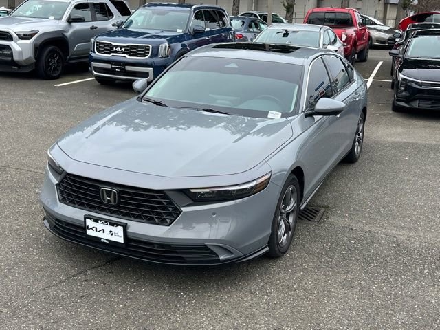 Used 2025 Honda Accord EX-L image 2